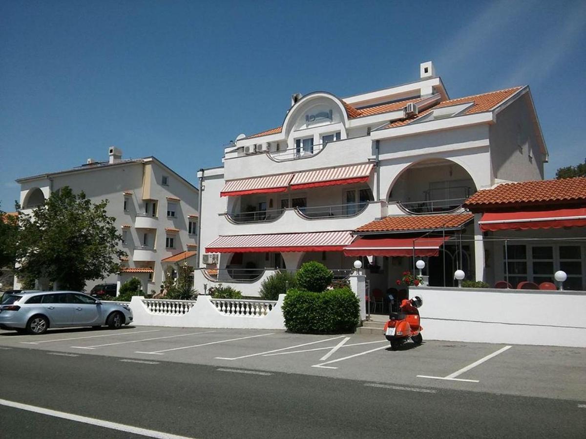נובי ווינודולסקי Garfild 1 Guest House מראה חיצוני תמונה